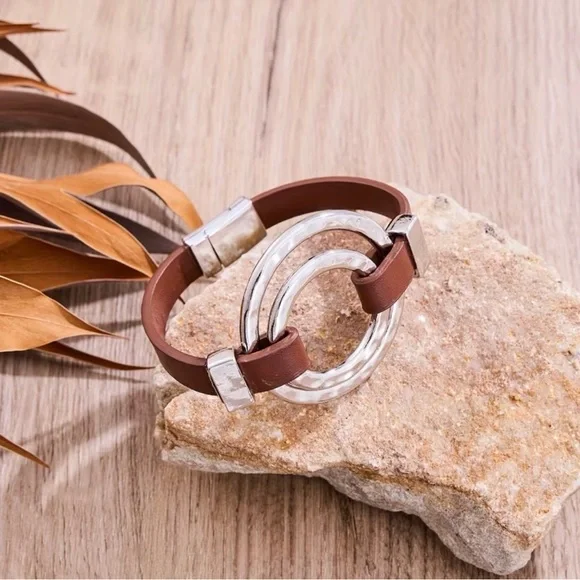 Vintage Boho Double Layer Faux Leather Magnetic Bracelet NWT - Picture 7 of 8